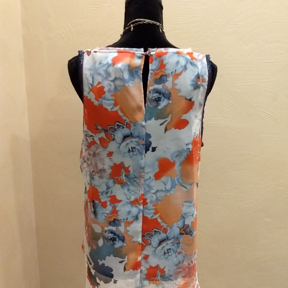 Vera Wang multicolored sleeveless blouse - Picture 2 of 9